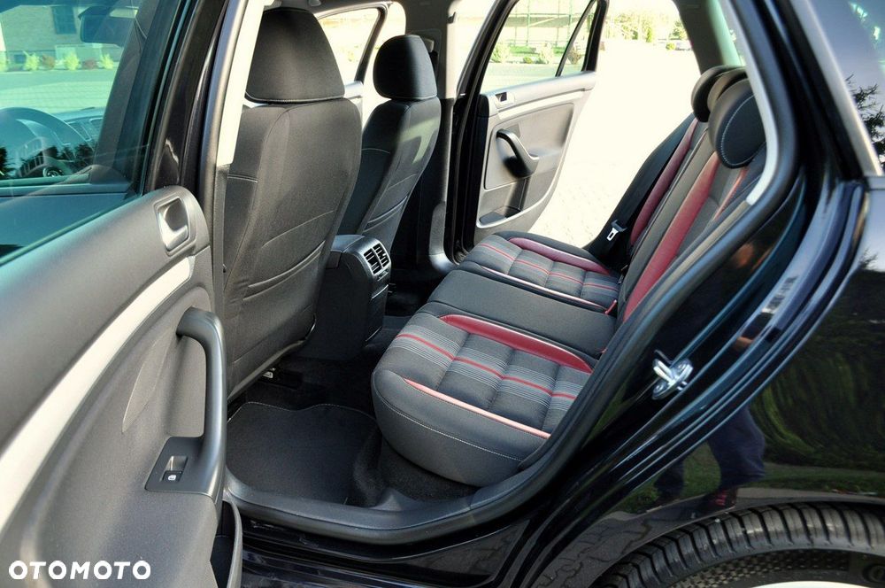 Volkswagen Golf - 21