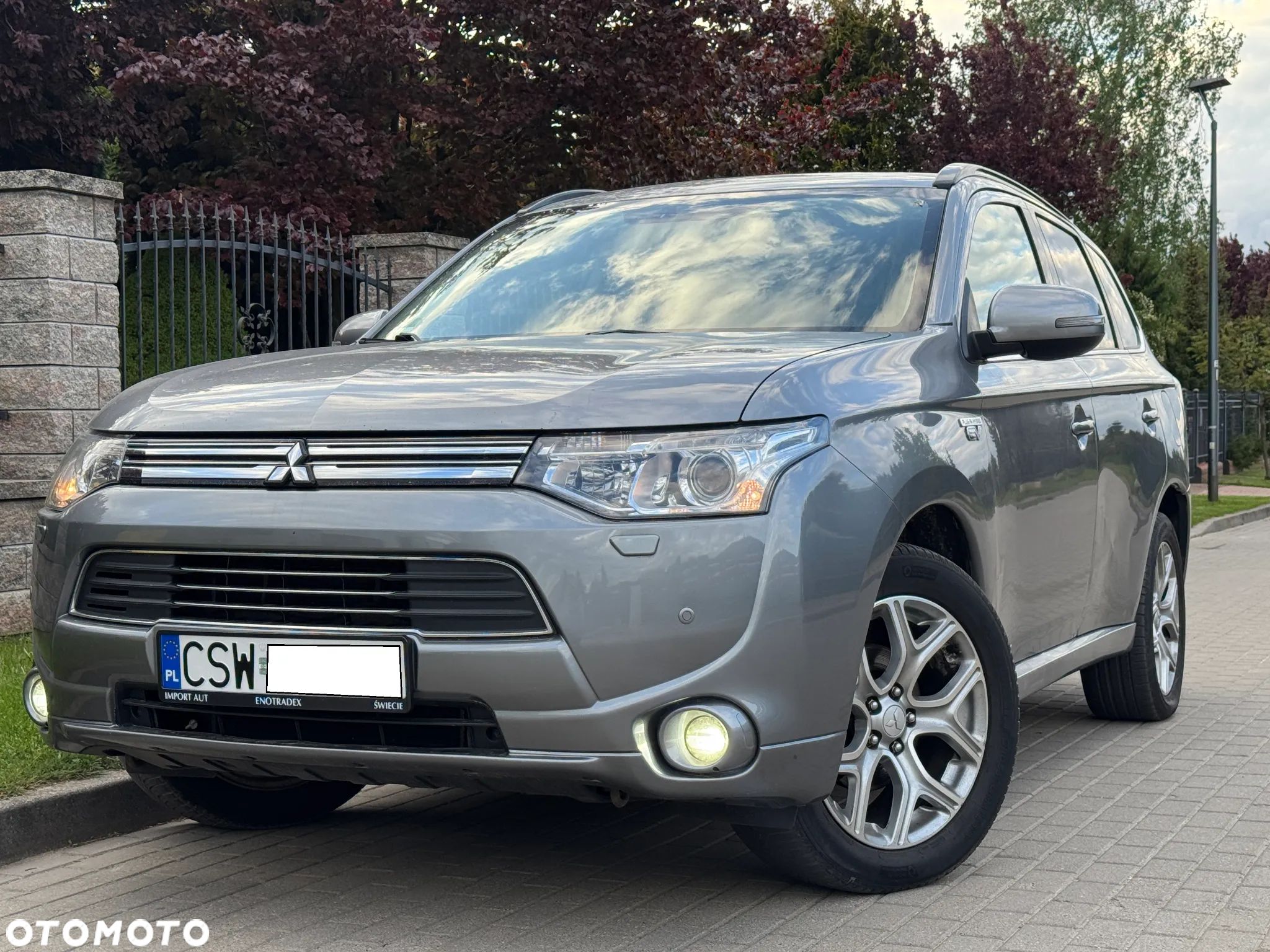 Mitsubishi Outlander PHEV Instyle NAVI + - 1