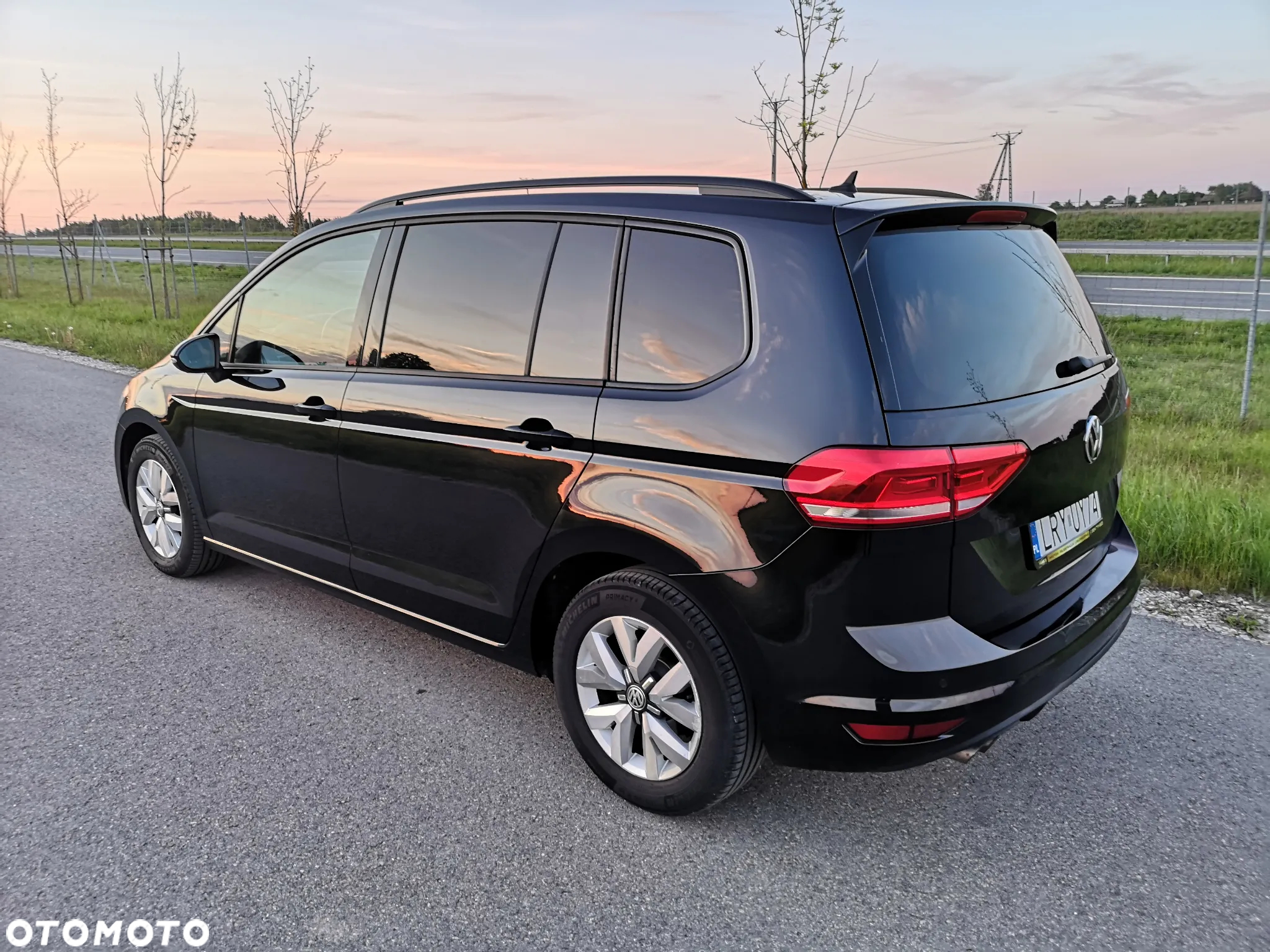 Volkswagen Touran 2.0 TDI SCR DSG Comfortline - 3