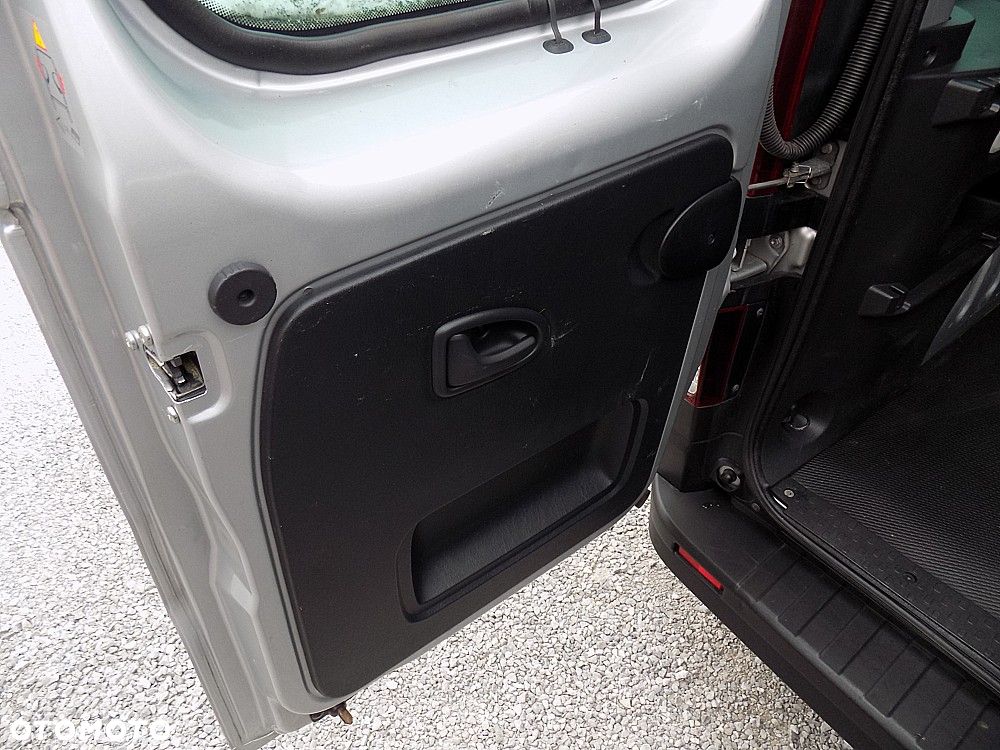 Opel Vivaro L2H1 2,9t Elegance Business - 20
