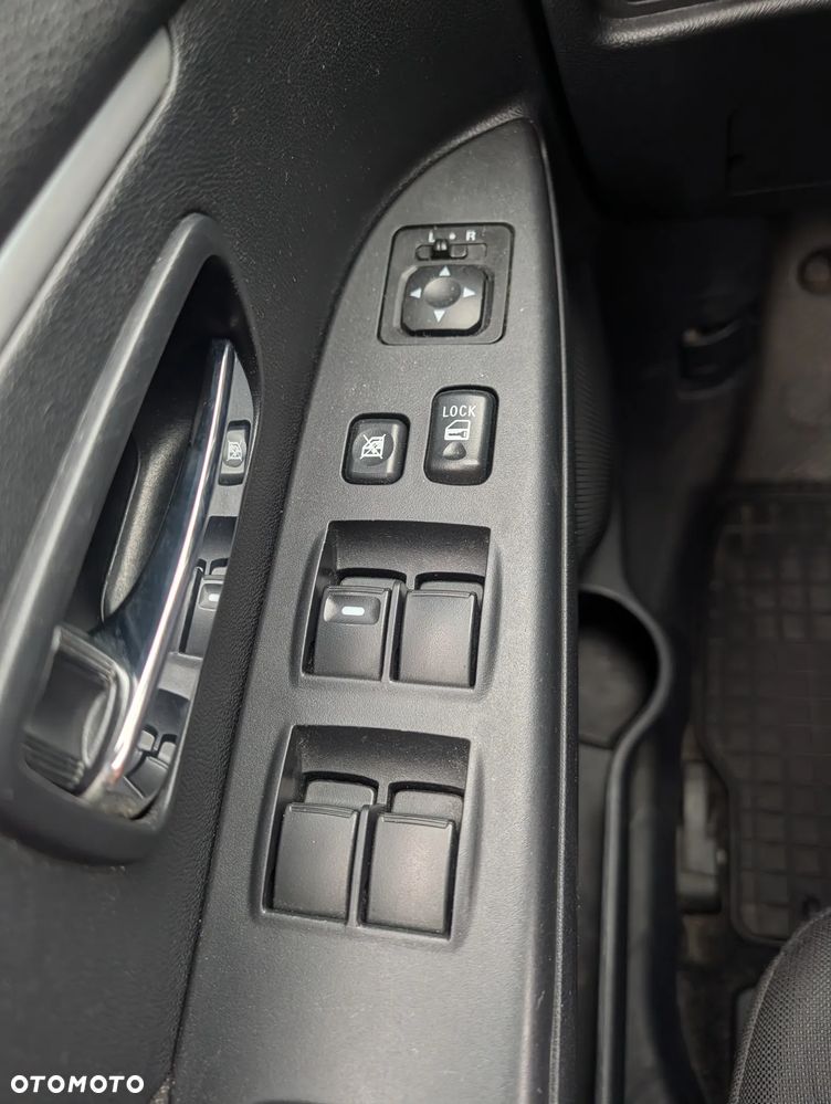Mitsubishi ASX 1.6 Inform - 10