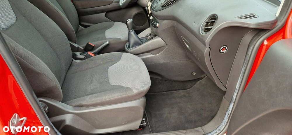 Ford Tourneo Courier - 24