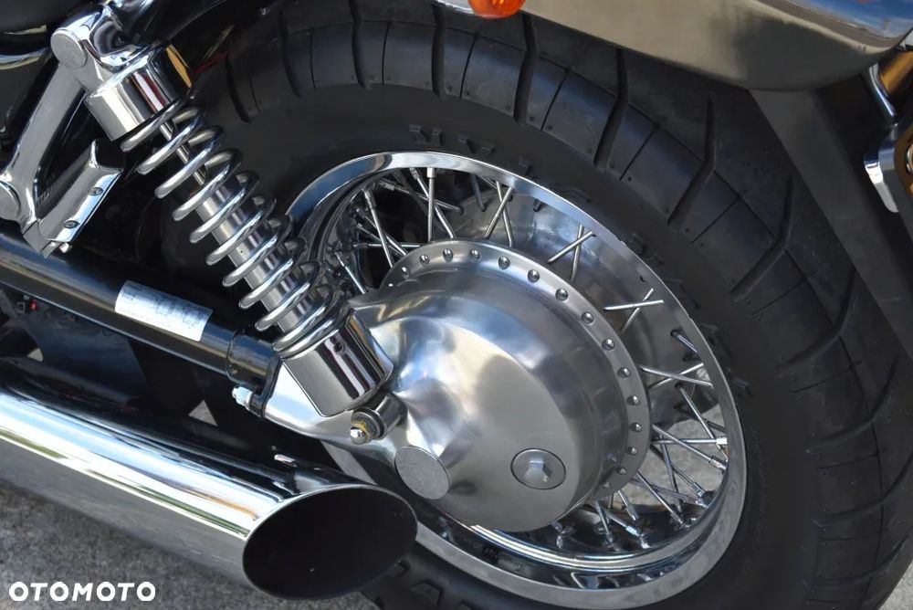 Suzuki Intruder - 17