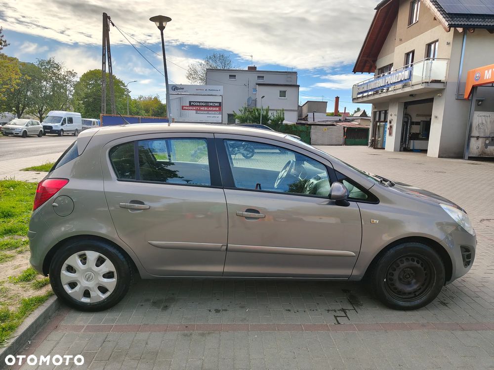 Opel Corsa 1.2 16V Essentia - 14