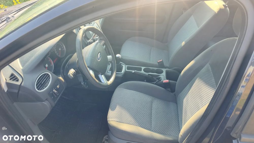 Ford Focus 1.6 TDCi Ambiente - 11