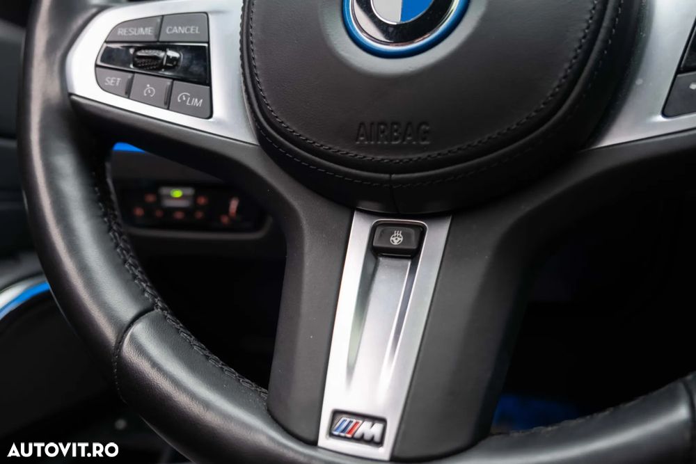 BMW Seria 3 330e xDrive AT PHEV - 36