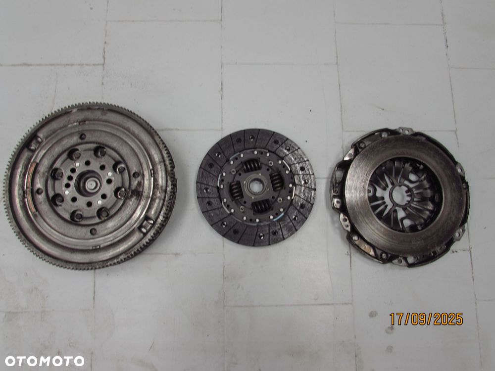 MB SPRINTER 906 2.2 651 SPRZEGLO KOLO DWUMASOWE TARCZA 10 mm DOCISK 124051810 - 10