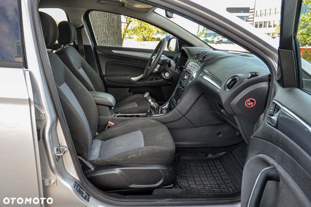Ford Mondeo - 10