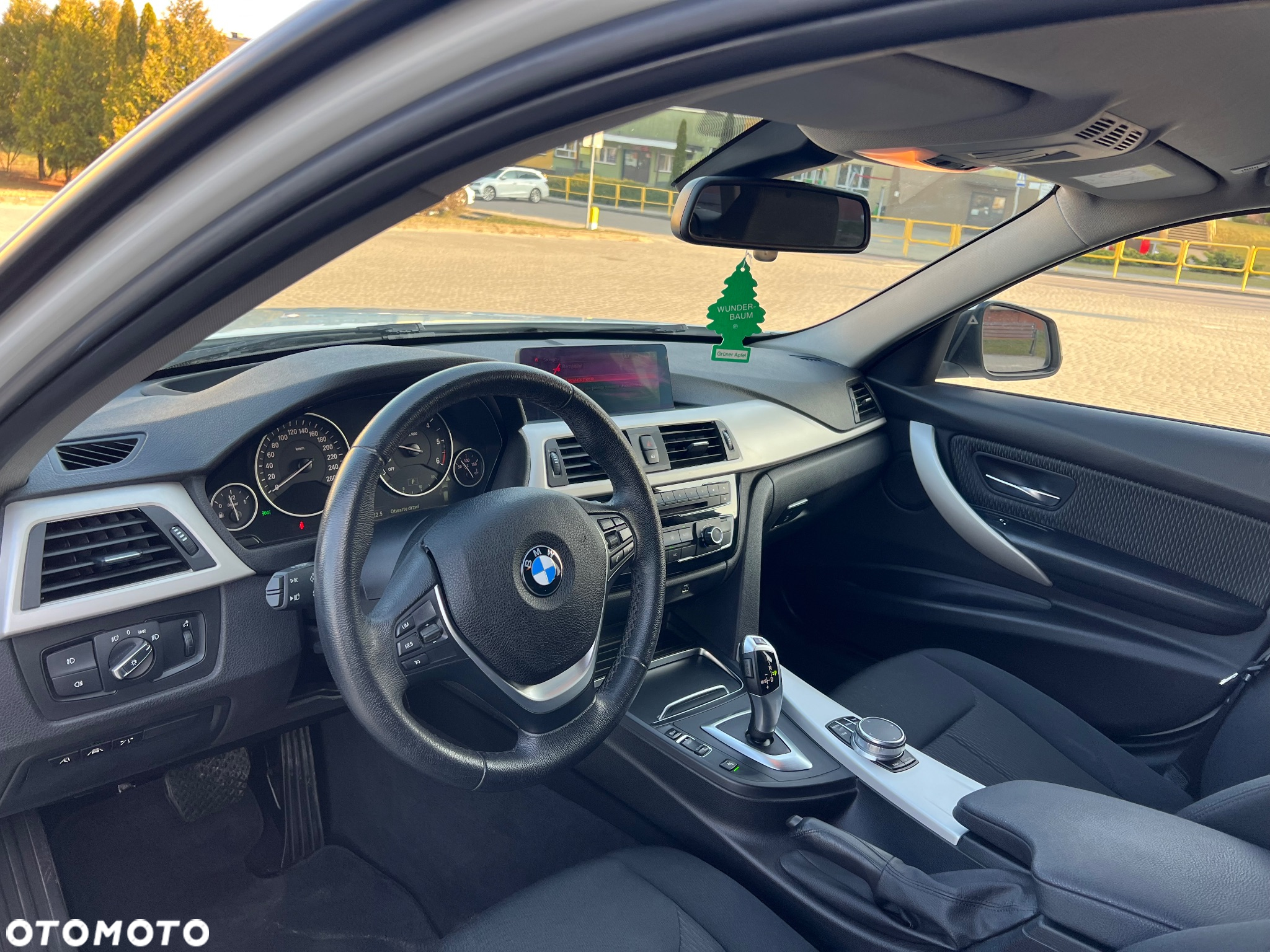 BMW Seria 3 320d xDrive Sport Line - 12