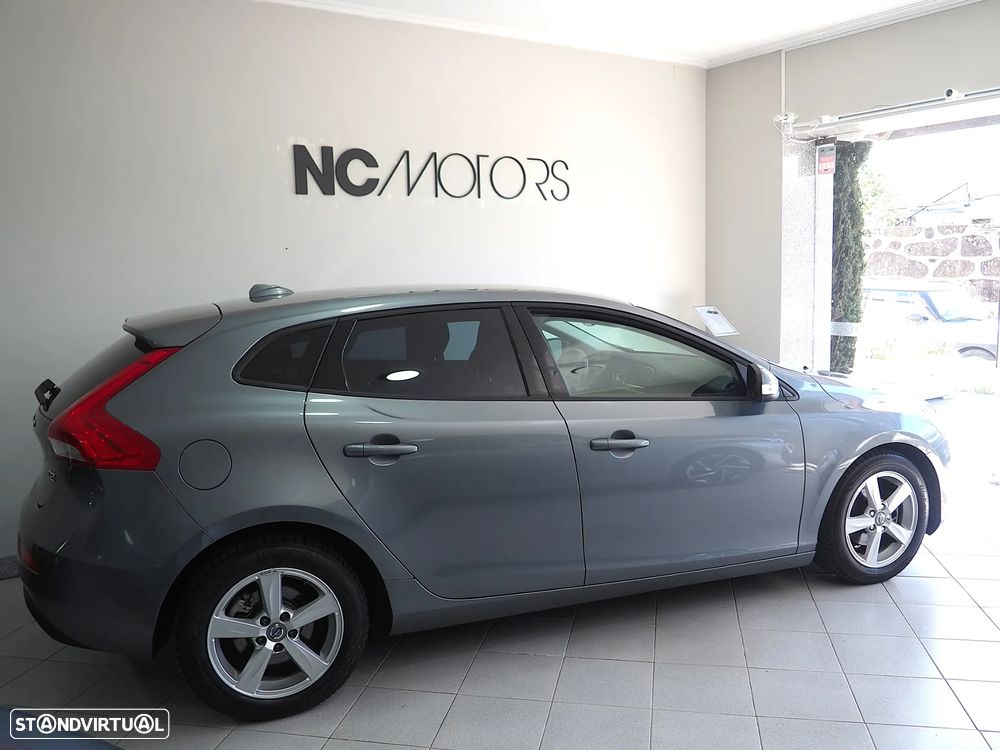 Volvo V40 1.6 D2 Momentum Eco - 6