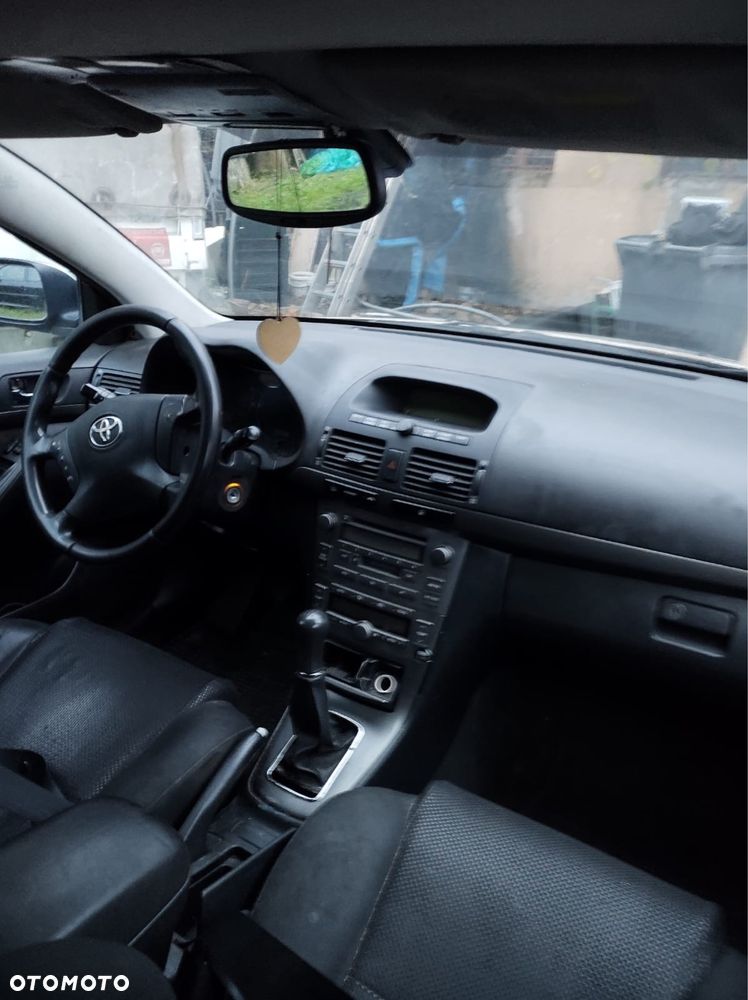 Toyota Avensis - 7