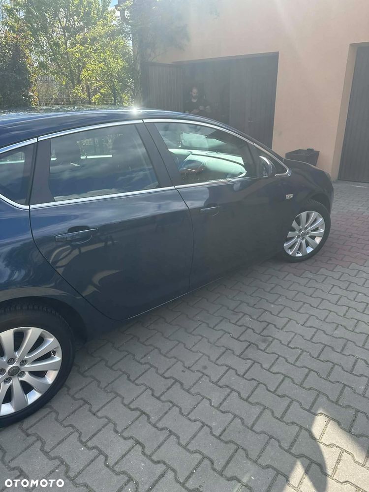 Opel Astra 1.4 T Cosmo - 7