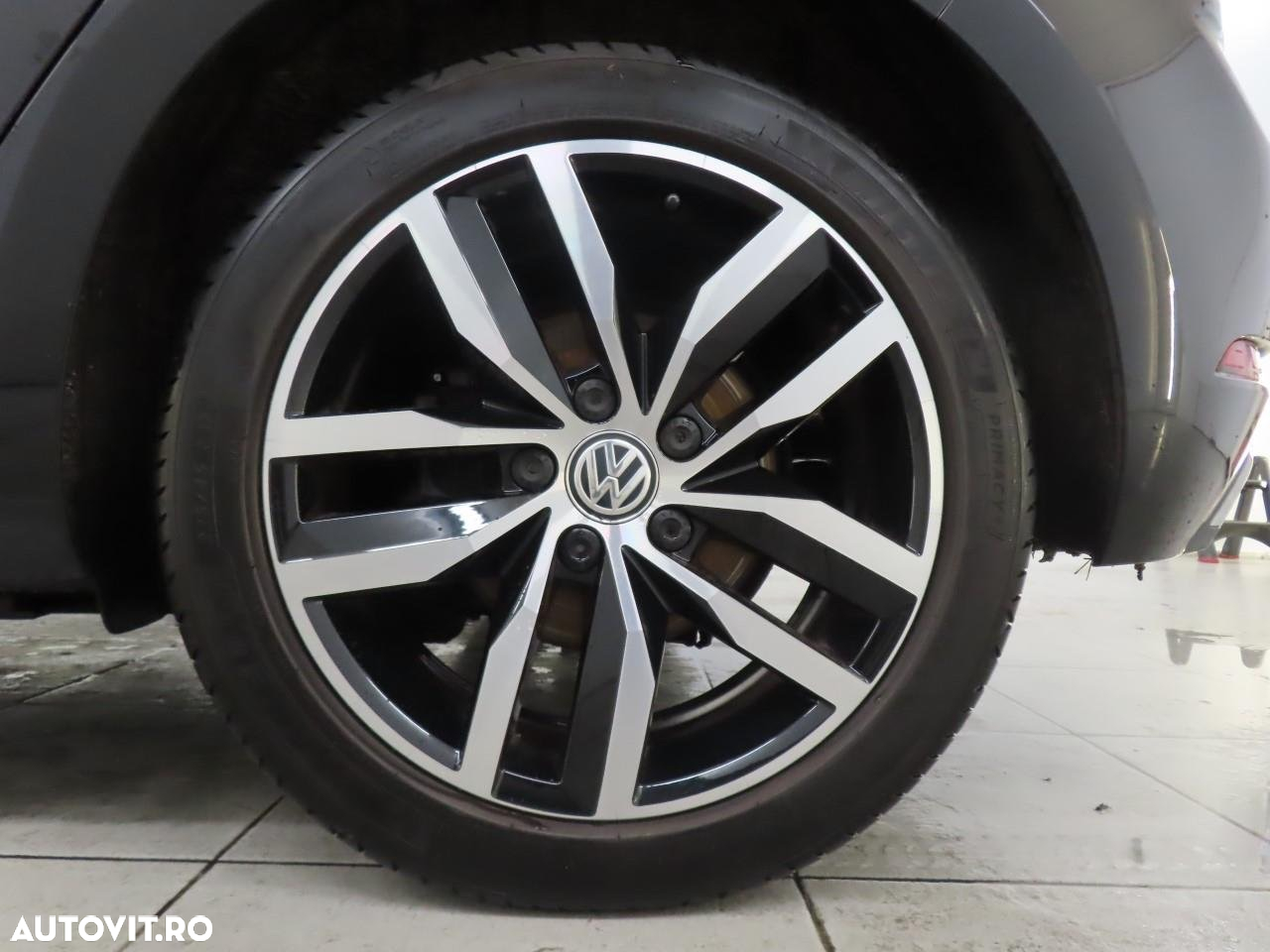 Volkswagen Golf e-Golf - 25