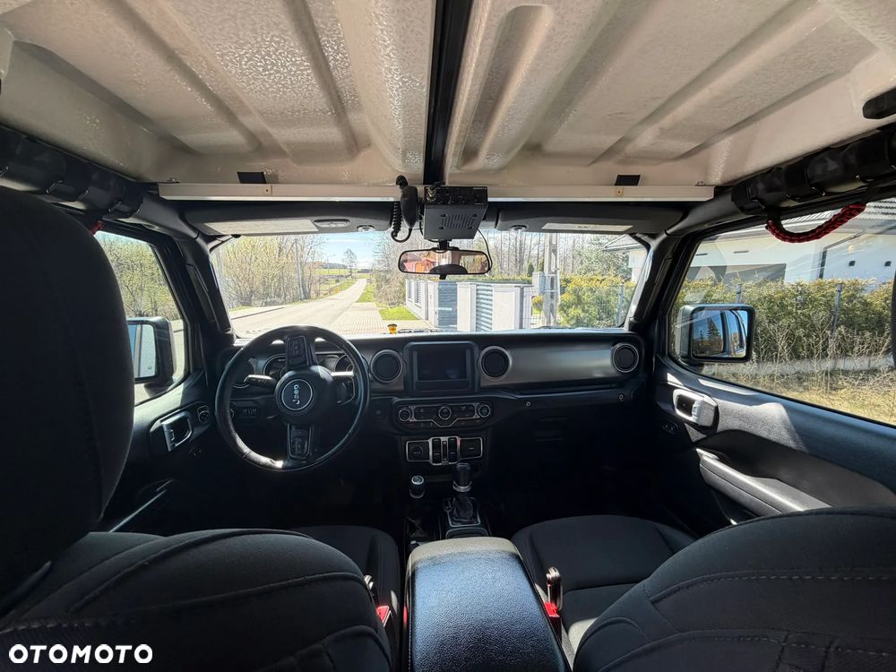 Jeep Wrangler - 10