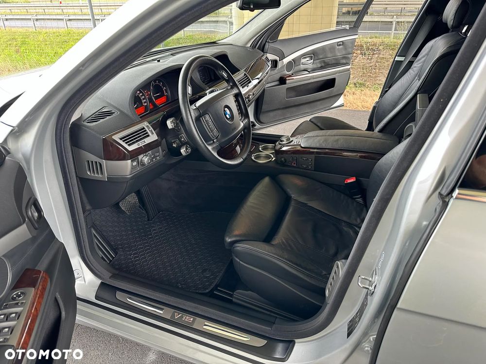 BMW Seria 7 760i L - 12