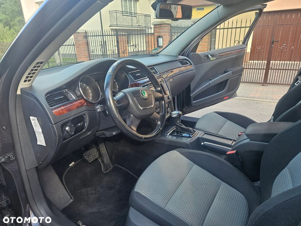 Skoda Superb 2.0 TDI DSG Elegance - 25