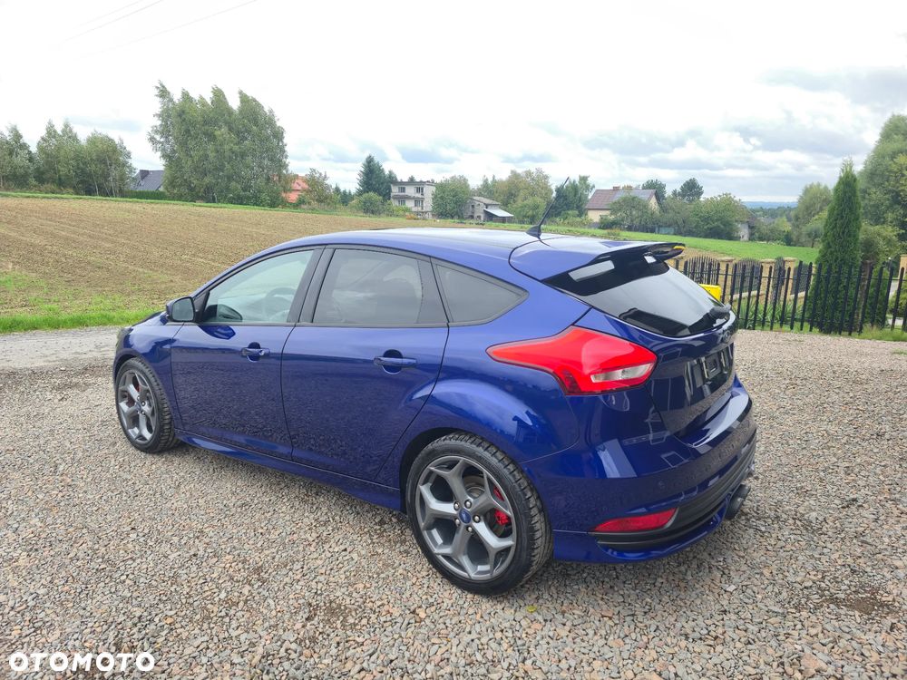 Ford Focus 2.0 EcoBoost ST mit Leder-Exclusiv-Paket - 28