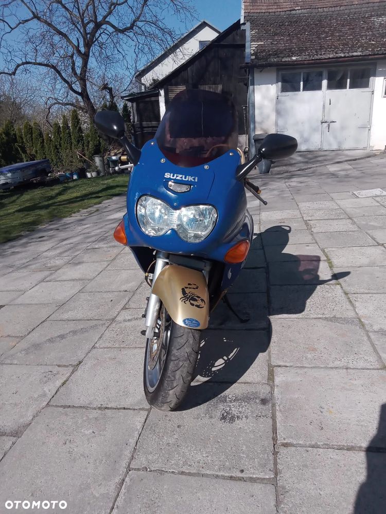 Suzuki GSX - 2