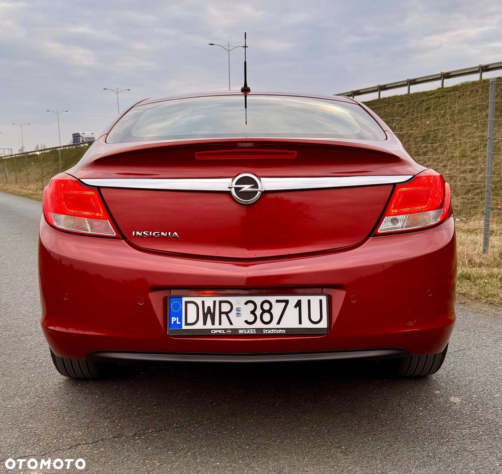 Opel Insignia 1.8 - 9