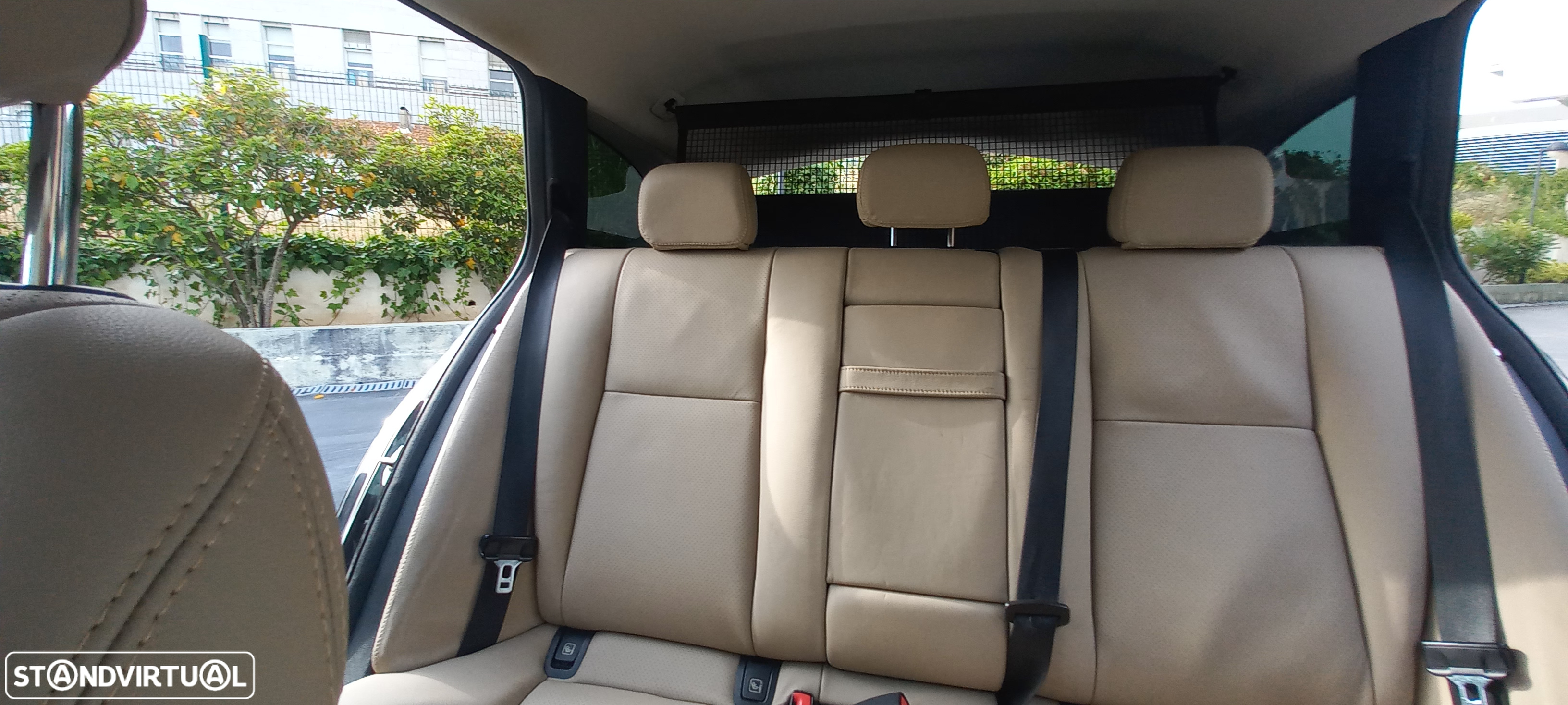 Mercedes-Benz E 200 d AMG Line - 29