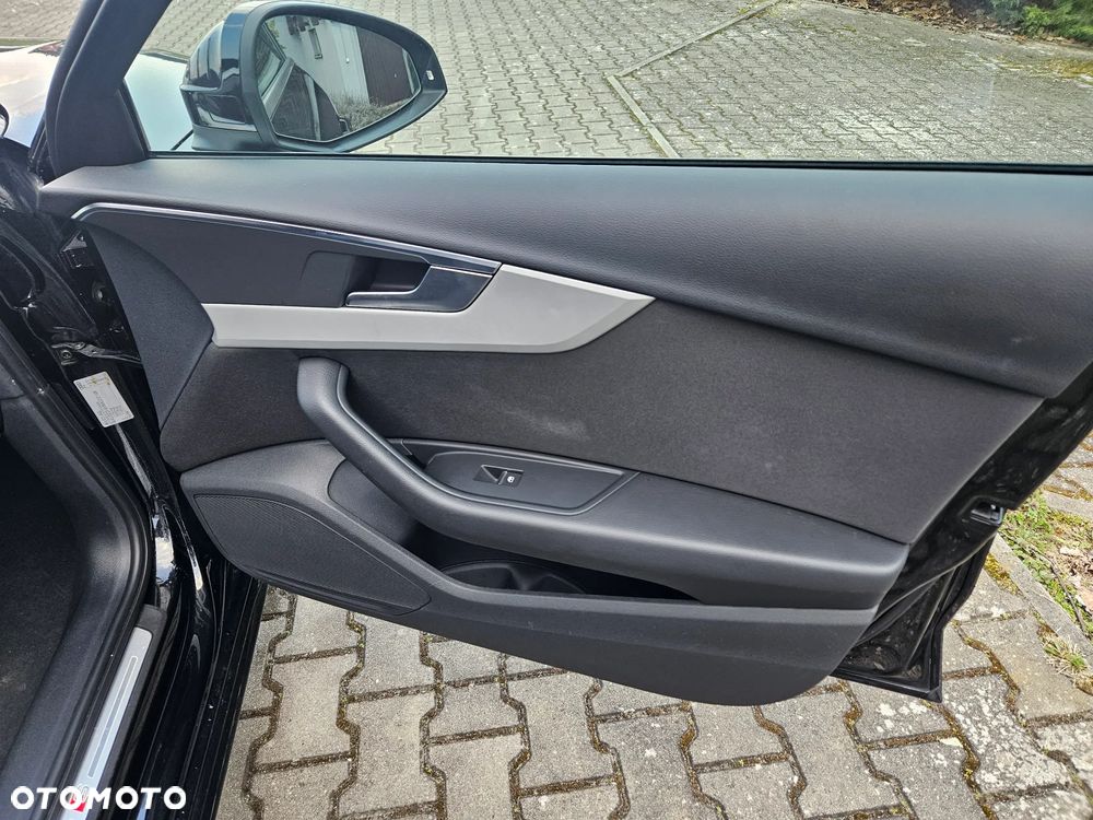 Audi A4 Avant 40 TFSI S tronic - 16