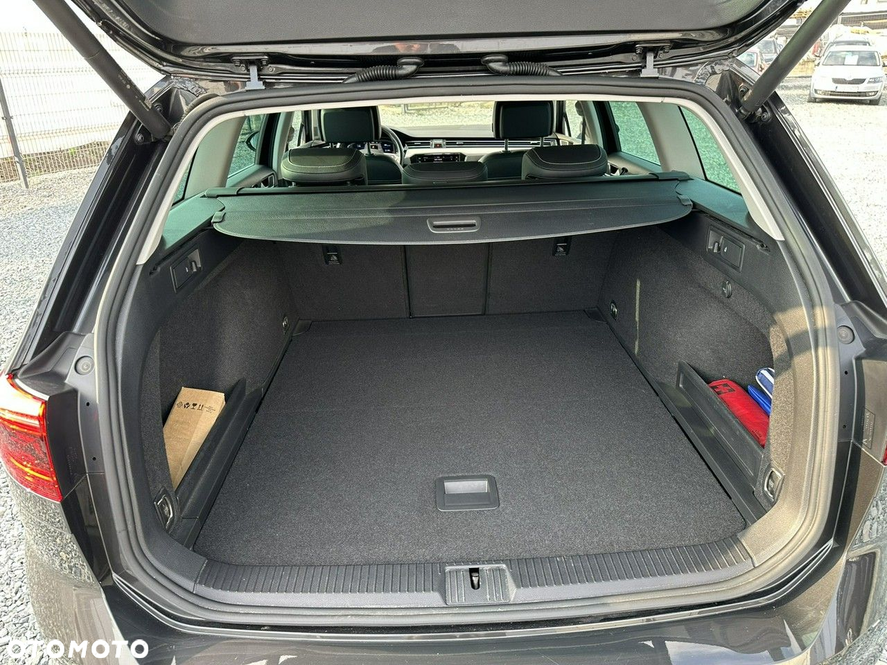 Volkswagen Passat 2.0 TDI EVO Elegance DSG - 38