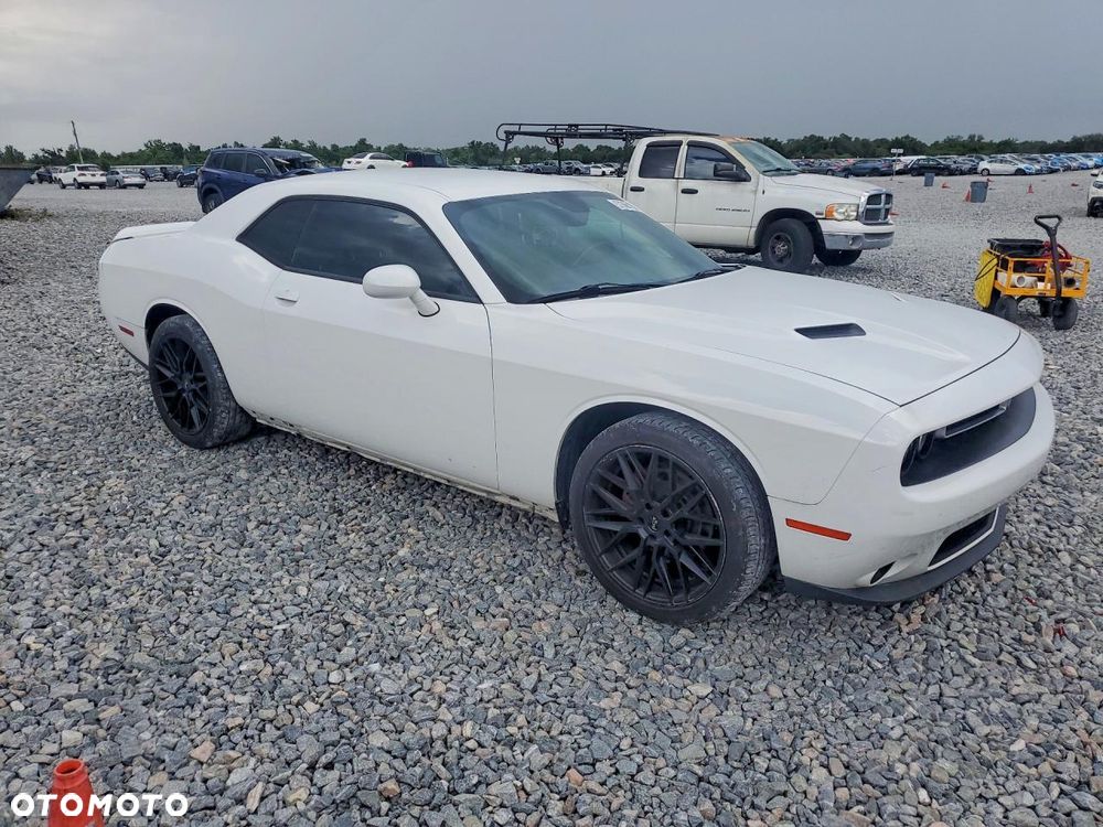 Dodge Challenger - 5