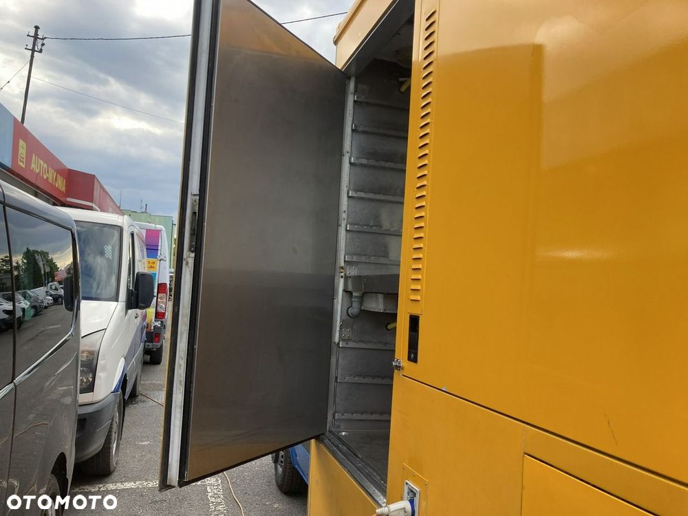 Mercedes-Benz Sprinter - 33