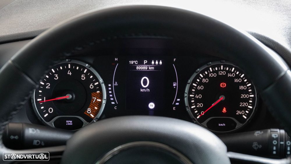 Jeep Renegade 1.3 T Night Eagle DCT - 6