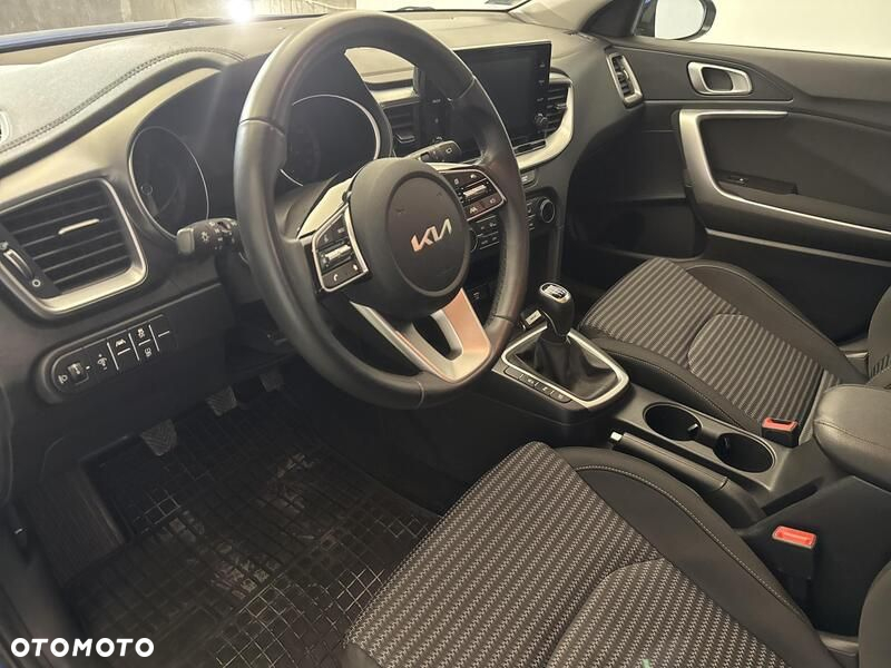 Kia Ceed 1.5 T-GDI M - 10