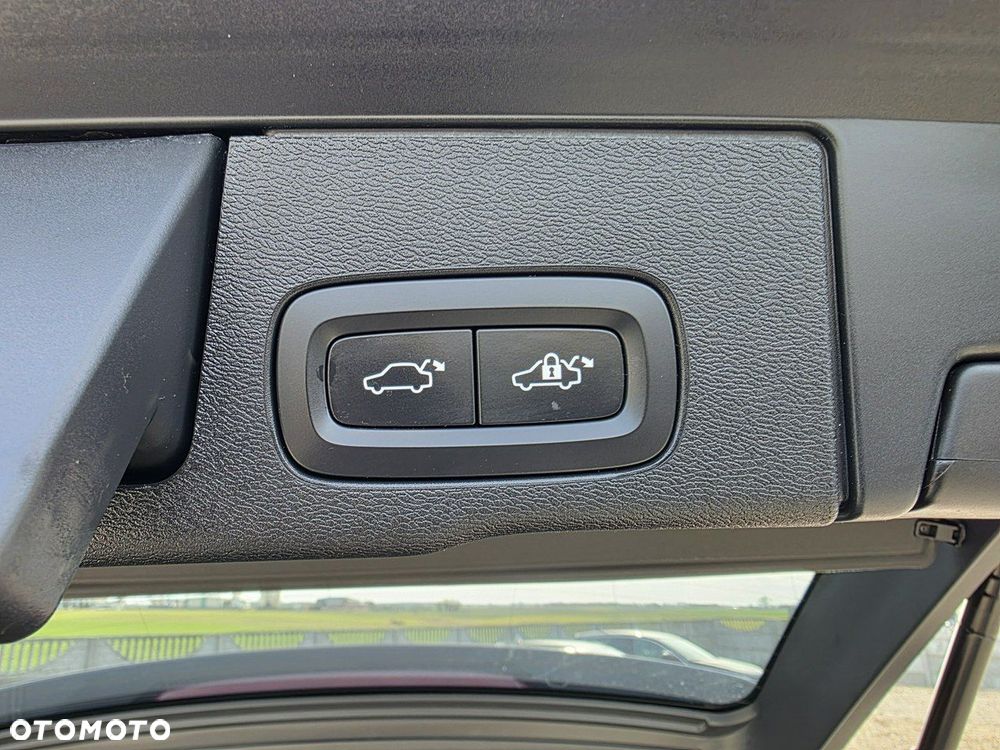 Volvo XC 60 D5 SCR AWD Inscription - 17