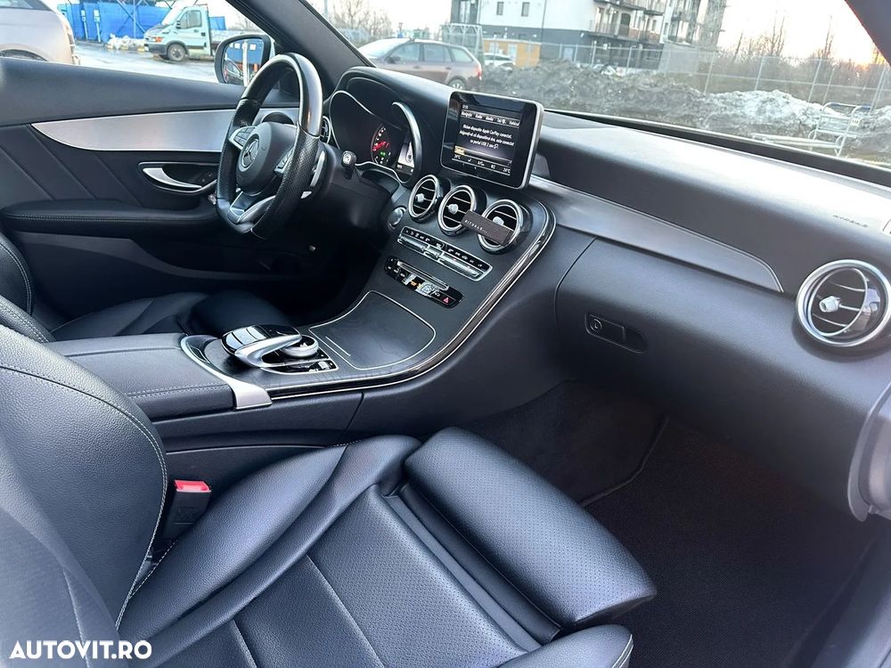 Mercedes-Benz C - 12