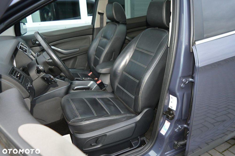 Ford Kuga 2.0 TDCi 2x4 Titanium - 17