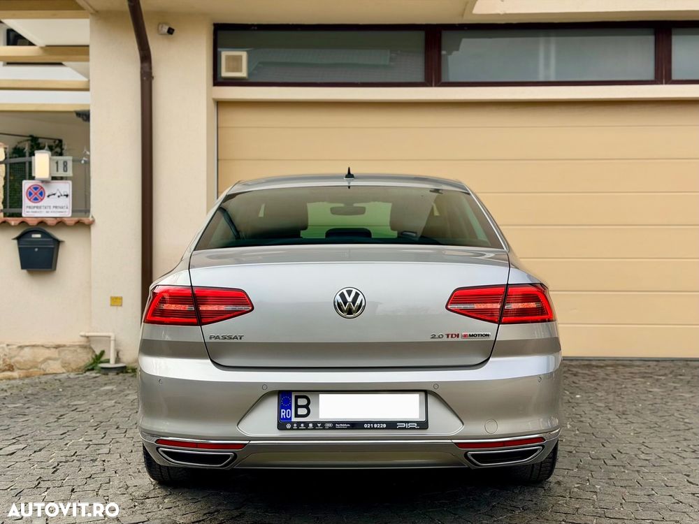Volkswagen Passat 2.0 TDI DSG 4Motion Highline - 18