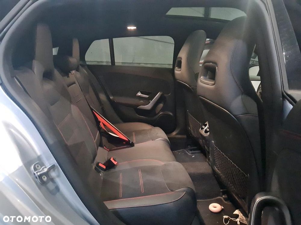 Mercedes-Benz CLA 180 AMG Line 7G-DCT - 22