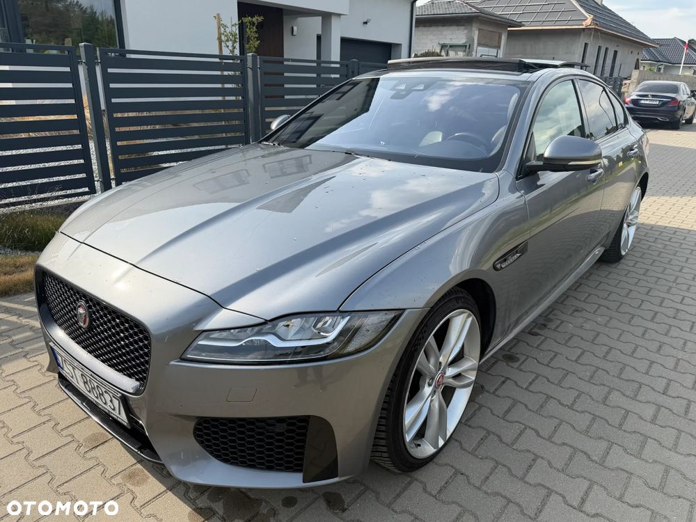 Jaguar XF 30t AWD Chequered Flag - 6