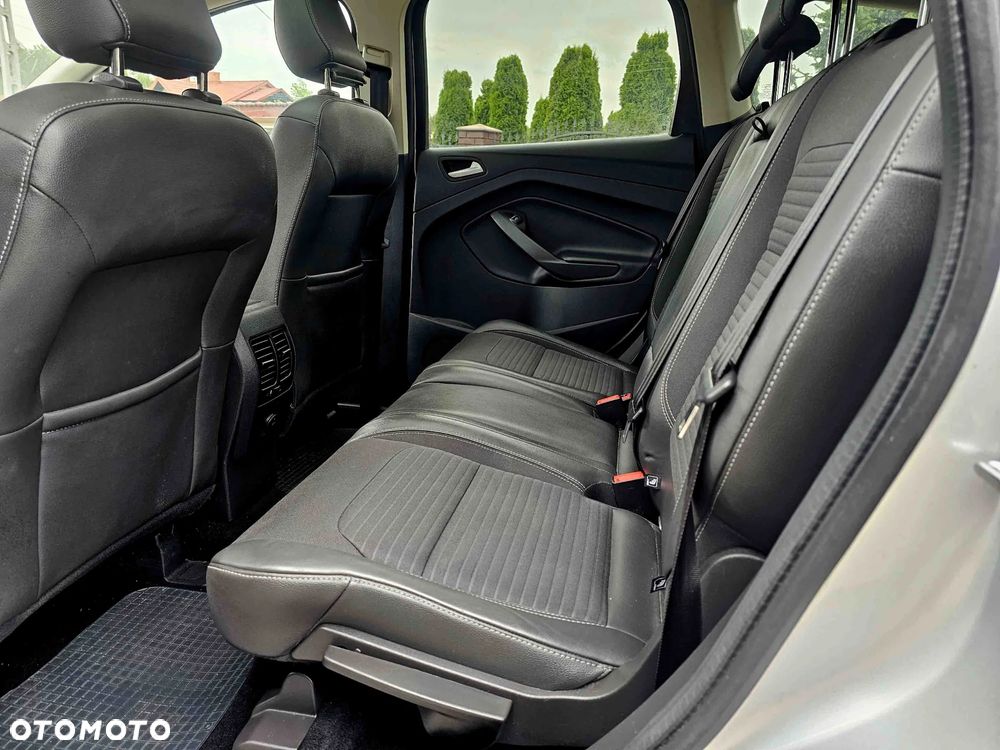 Ford Kuga 2.0 TDCi 2x4 Titanium - 17