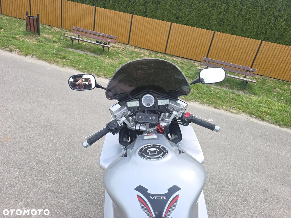 Honda VFR - 10