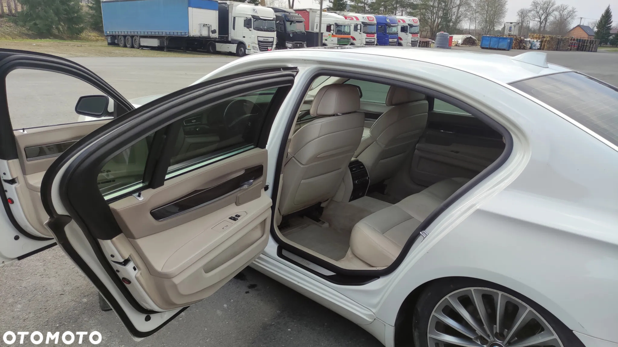 BMW Seria 7 750i L - 13