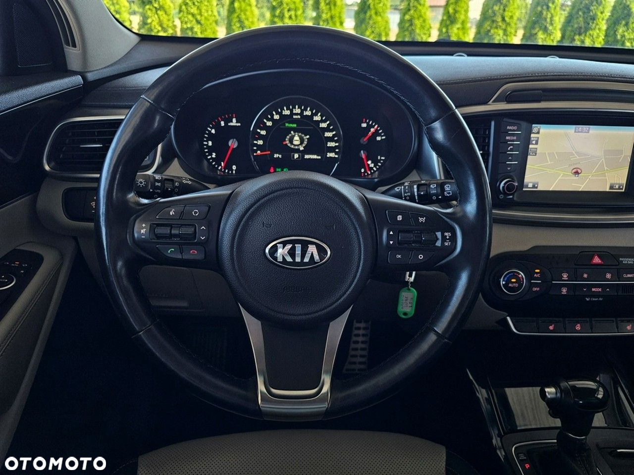Kia Sorento - 16