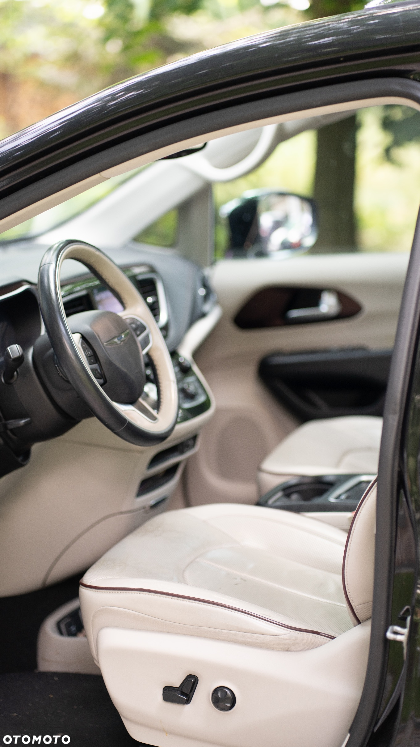 Chrysler Pacifica - 7