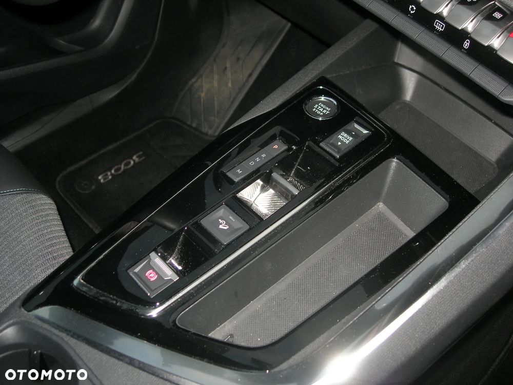 Peugeot 3008 PureTech 130 Stop & Start GPF EAT8 Allure Pack - 23