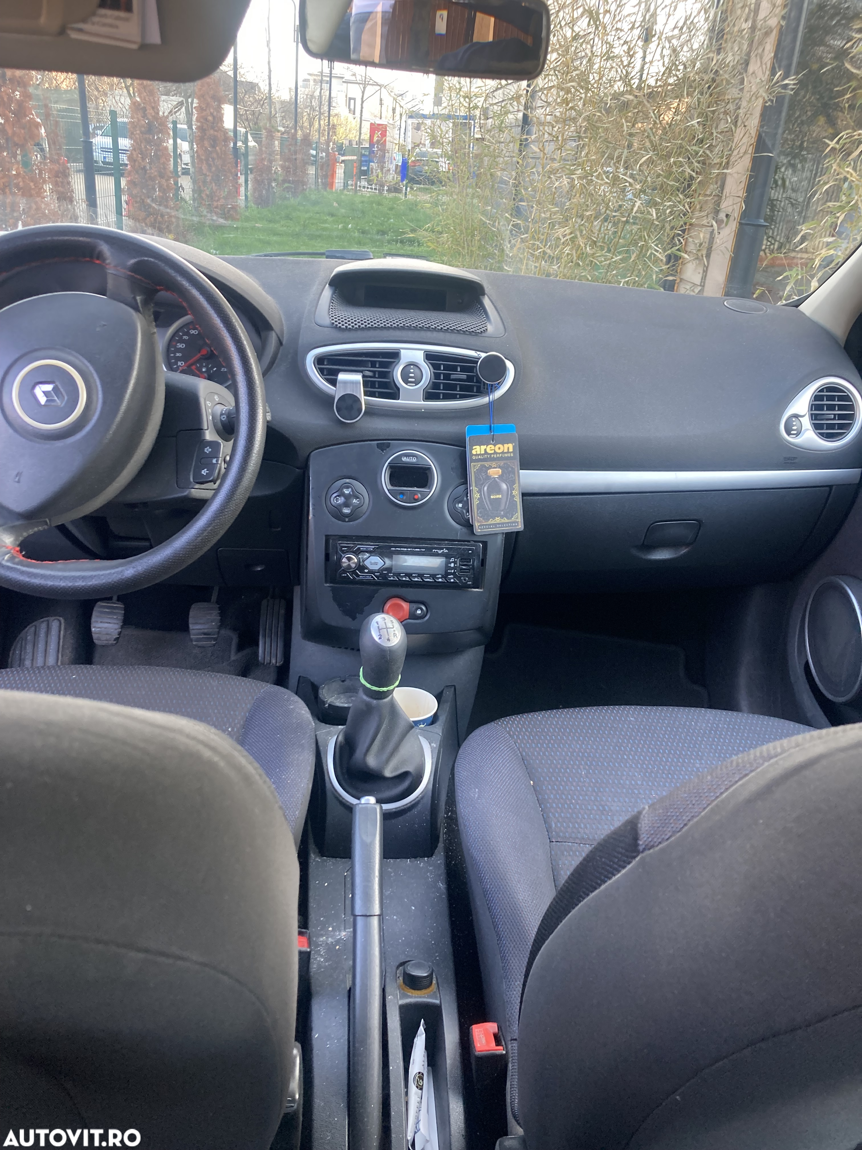 Renault Clio III 1.6 16V Dynamique - 7