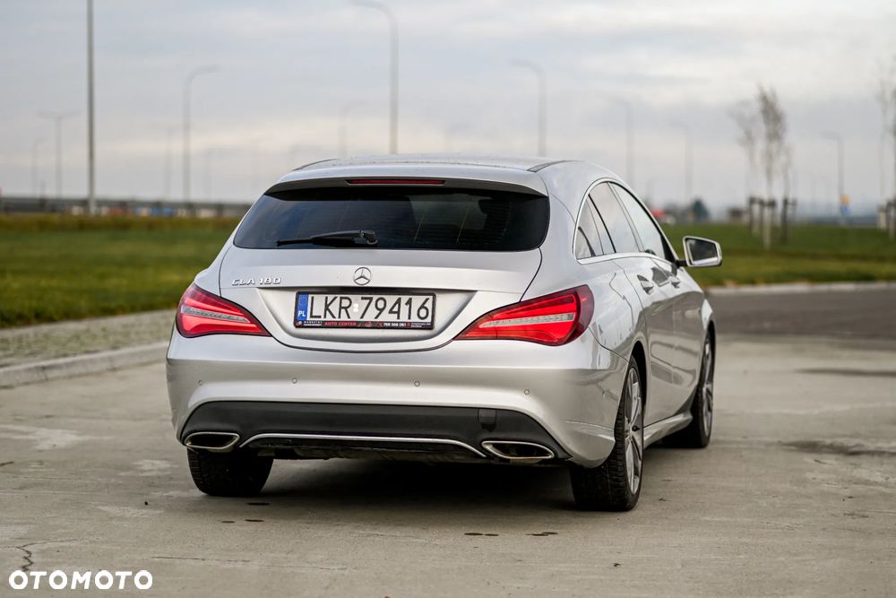 Mercedes-Benz CLA 180 7G-DCT Peak Edition - 15