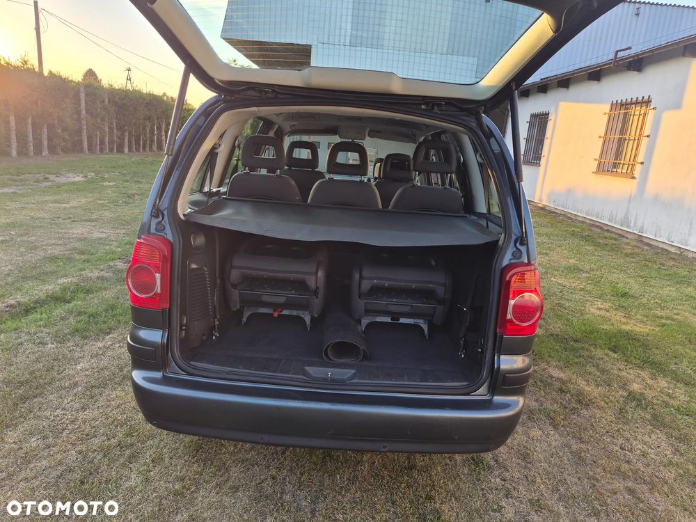 Volkswagen Sharan ver-1-9-tdi - 4