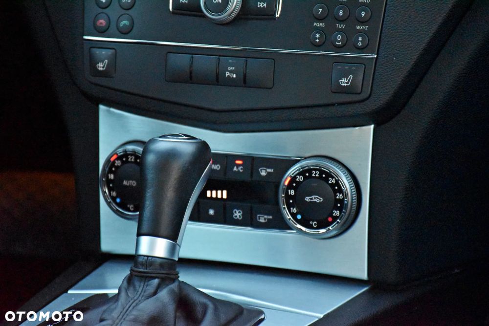 Mercedes-Benz Klasa C 200 7G-TRONIC Avantgarde Edition - 39