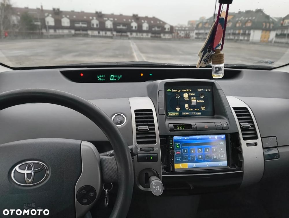 Toyota Prius - 12