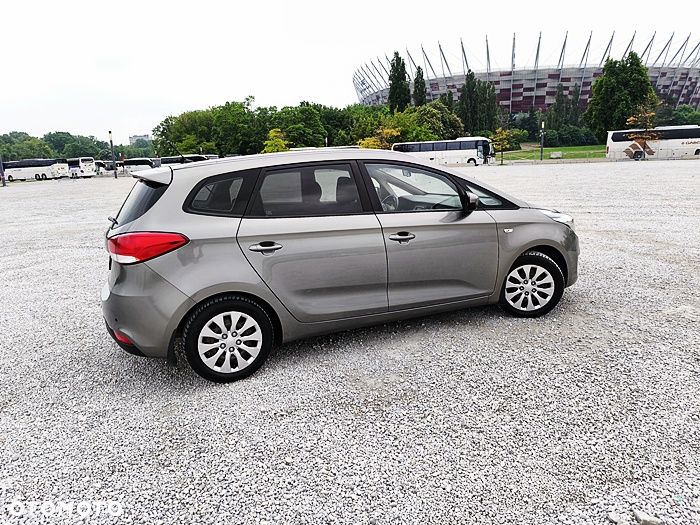 Kia Carens - 14