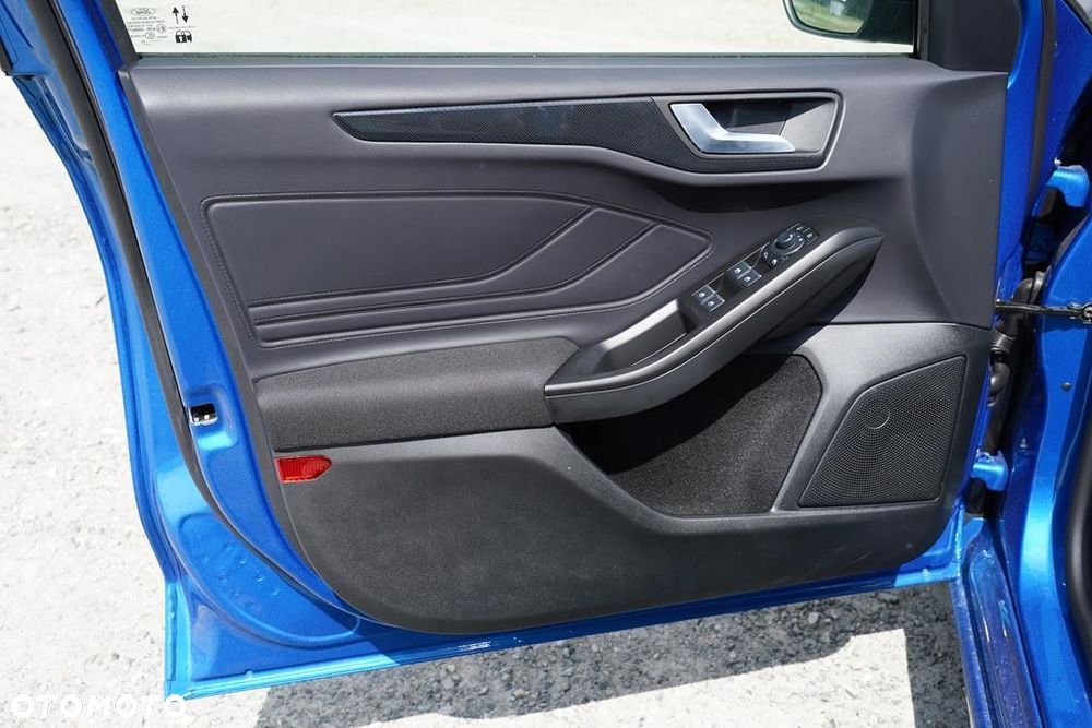 Ford Focus 1.0 EcoBoost mHEV ST-Line X - 11