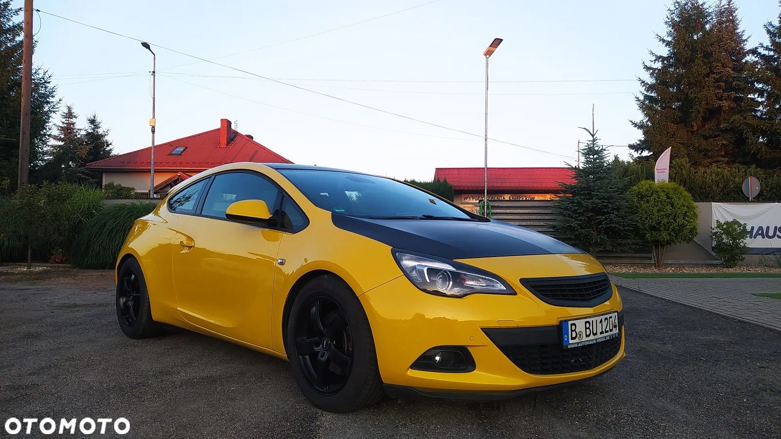 Opel Astra GTC 1.6 Turbo Edition - 1